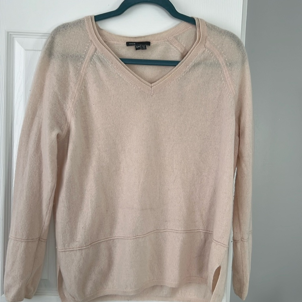 Vince cashmere pale pink, V neck sweater